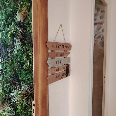 La Tour Xviii Ferienhaus